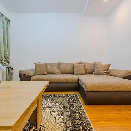 Tampa Hill Apartment